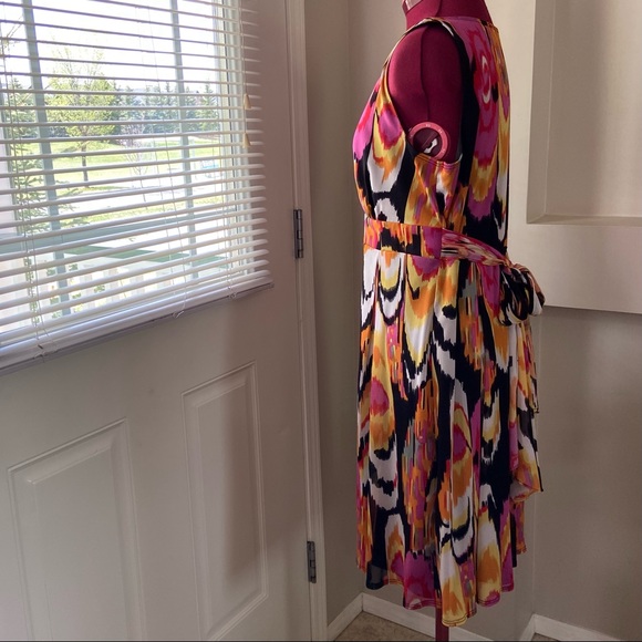 TIANA B. women multicoloured v neck sleeves less knit lined dress. Size L. Used. - Picture 2 of 16